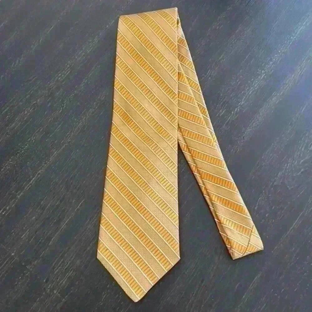 Tom‎ James Tie EUC